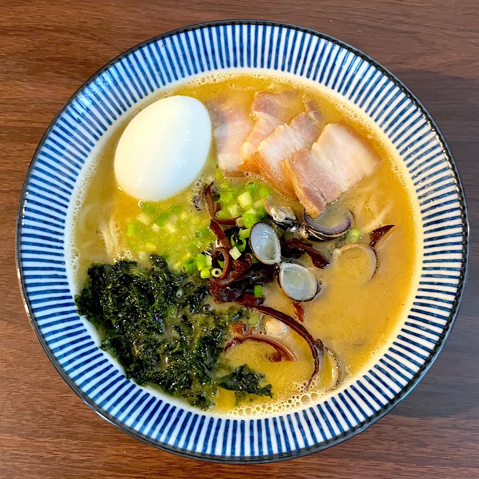 Snapdishの料理写真:しじみ鶏白湯ラーメン|dashi menjiroさん