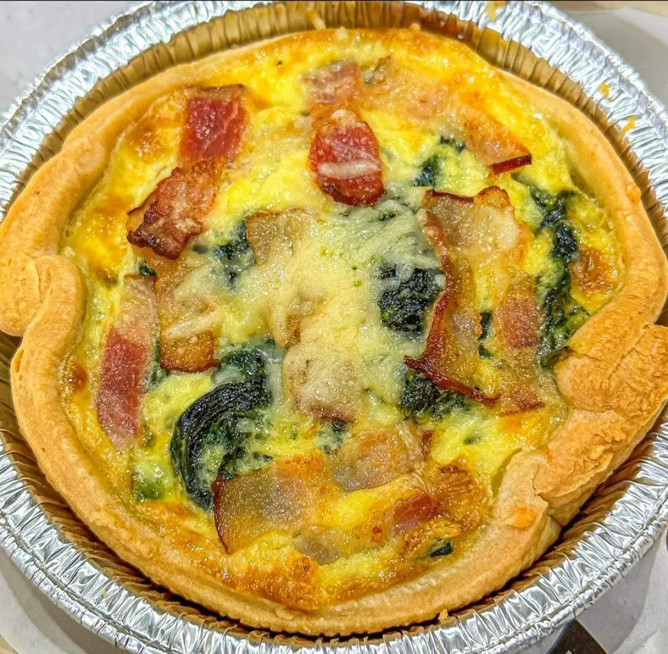 G'Morning 🌞
Bacon, Spinach & Chicken White Sauce Pot Pie 🥓🥬🐔🥧🤤
...
...
Let's Have A Wonderful Day! 🤗|An'leeさん