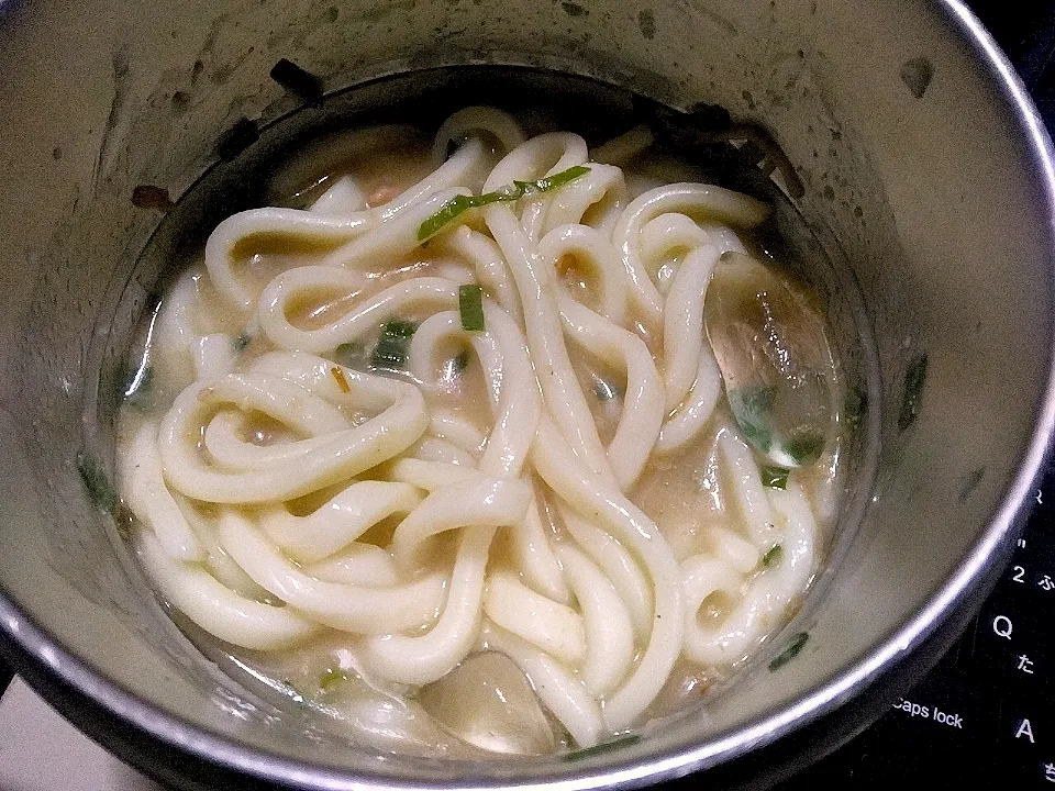 なめ茸と肉そぼろ入り胡麻ダレ冷やしうどん|darkbaronさん