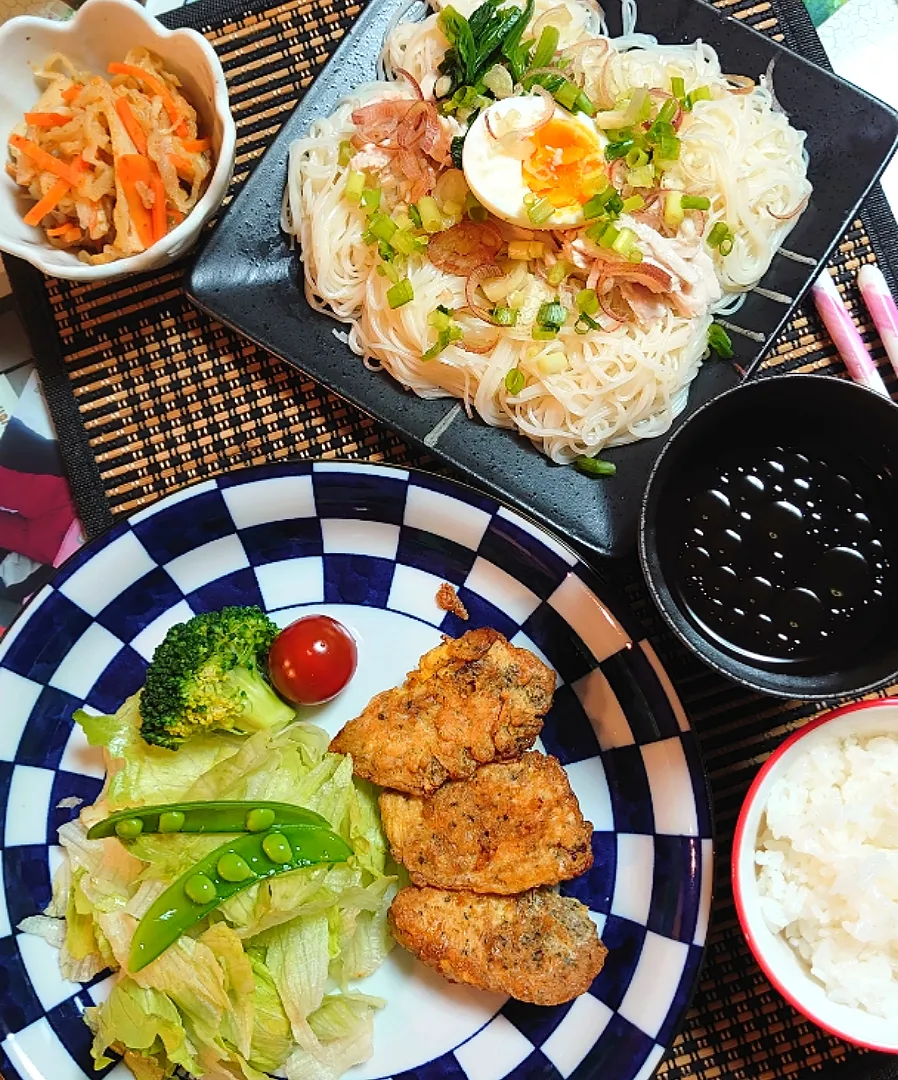 夕ご飯🍴
*シイラのピカタ
*そうめん　(ササミ、茹で卵、ミョウガ、万能ねぎ)
つけダレ(だし昆布つゆ、レモン汁、ごま油)
*切り干し大根|ポチさん