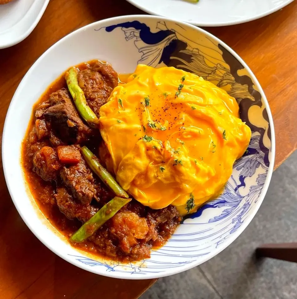 Beef Stew w/ Creamy Omelette 🍲🥚
...
...
Mmmmm... Super Tender & Flavorful 🤤|An'leeさん