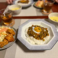 ドライカレーの夜ご飯🍛|ずーみさん