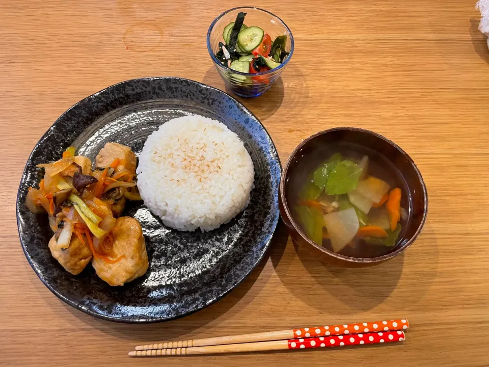 もうかさめの甘酢ソース 干し椎茸スープ わかめの酢の物|おーたたくとさん