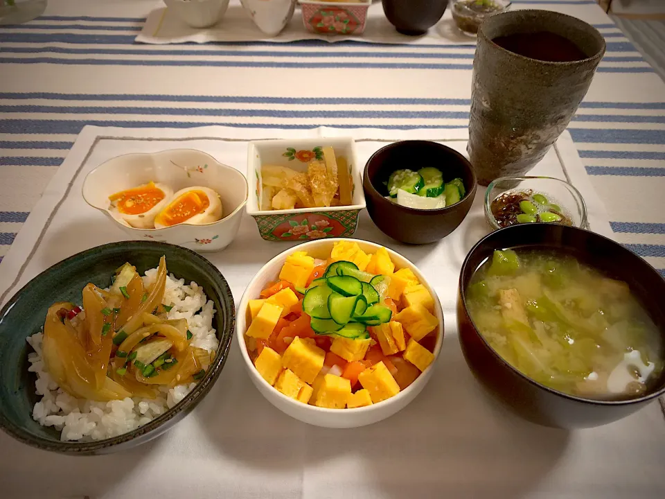 2823/5/2 晩酌後の夜ご飯🌙🍚3種の海鮮丼|ひーちゃんさん