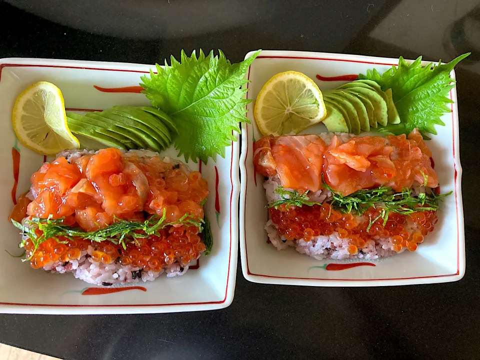 Snapdishの料理写真:鮭のるいべ漬けといくら丼|Wisteria Shadeさん