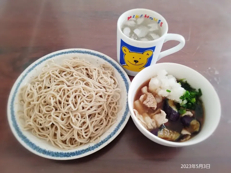 2023年5月3日の昼ご飯
茄子と豚肉のおろしつけそば
焼酎水割り|ソラ♂のご飯さん