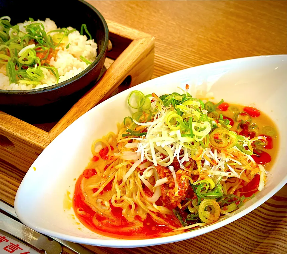 冷やし坦々麺と石焼き炒飯|にゃあ（芸名）さん