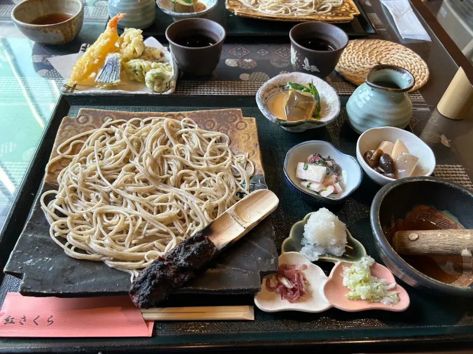 Snapdishの料理写真:高遠そばと天ぷら盛り合わせ🍤|buhizouさん