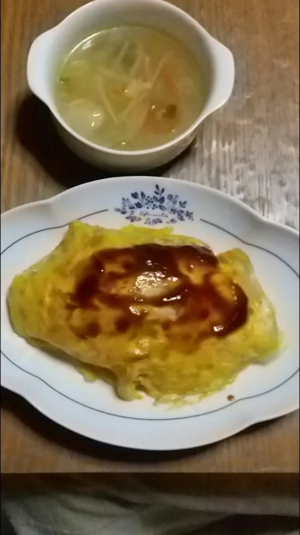 オムライス🍅
トリミンチ　玉ねぎ　ピ―マン
卵　鶏ガラベース　ケチャップ
ソ―ス
野菜ス―プ|みやちゃんさん