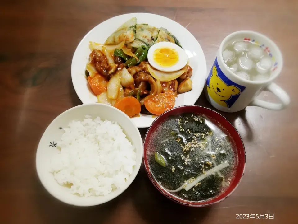 2023年5月3日の晩ご飯
酢豚
チヂミ
わかめスープ
焼酎水割り|ソラ♂のご飯さん