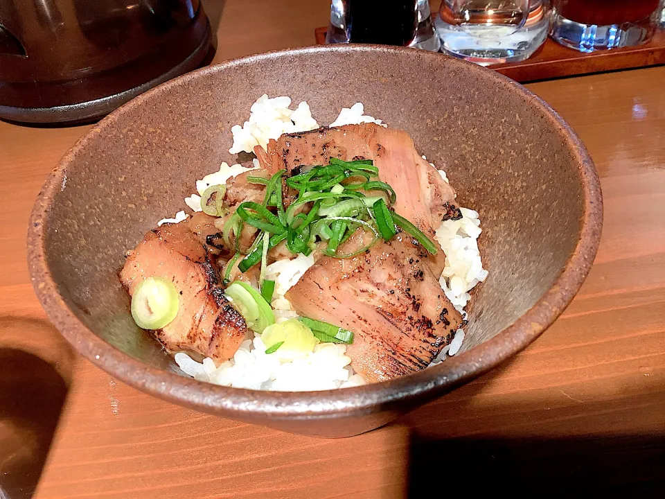 大井町に新しく出来たお店の『チャーシュー丼』😋|アライさんさん