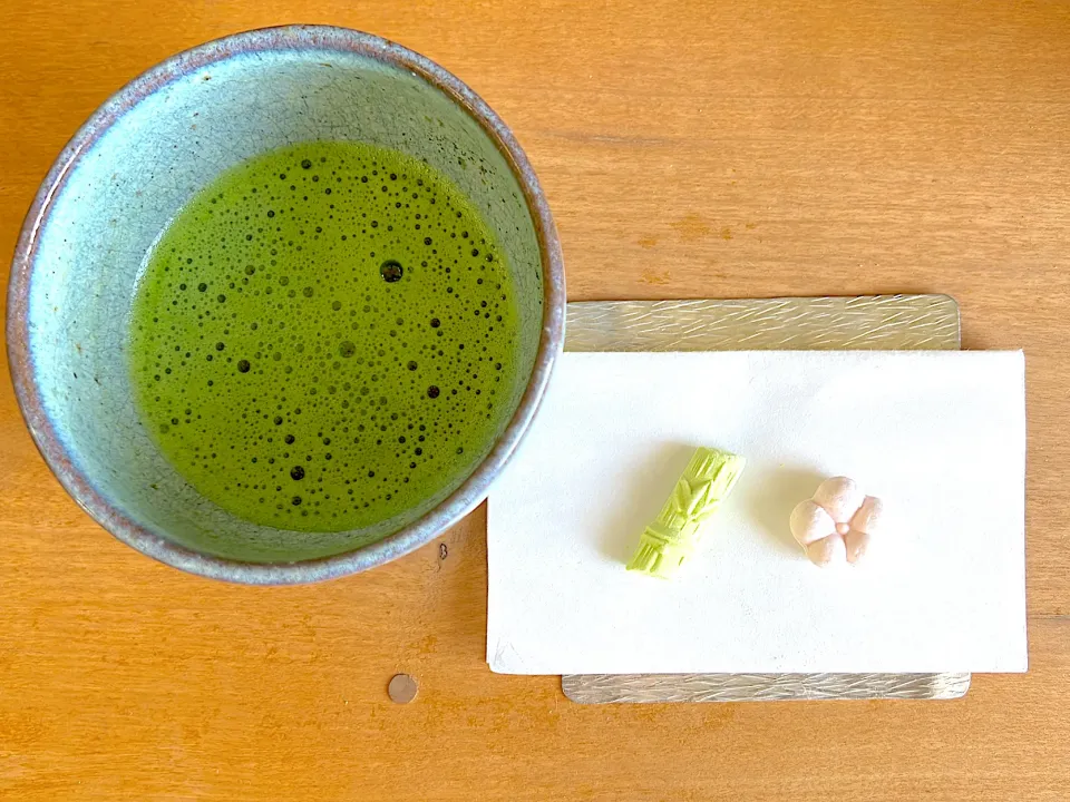 Snapdishの料理写真:干菓子と薄茶|Shun Muranoさん