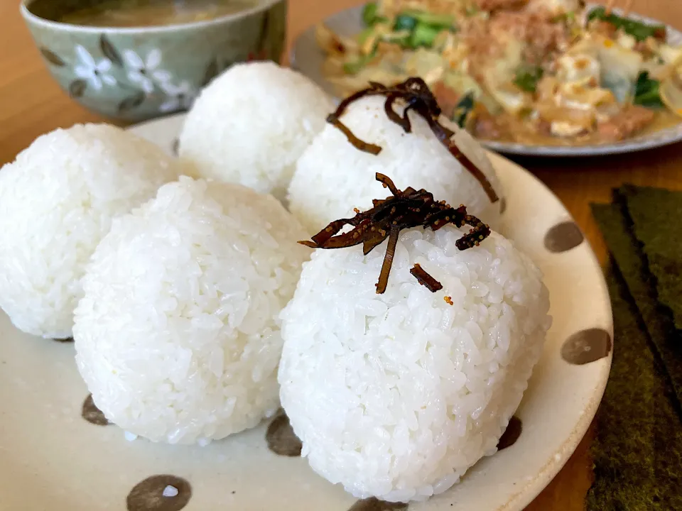 Snapdishの料理写真:＊どでかおむすび🍙＊|＊抹茶＊さん