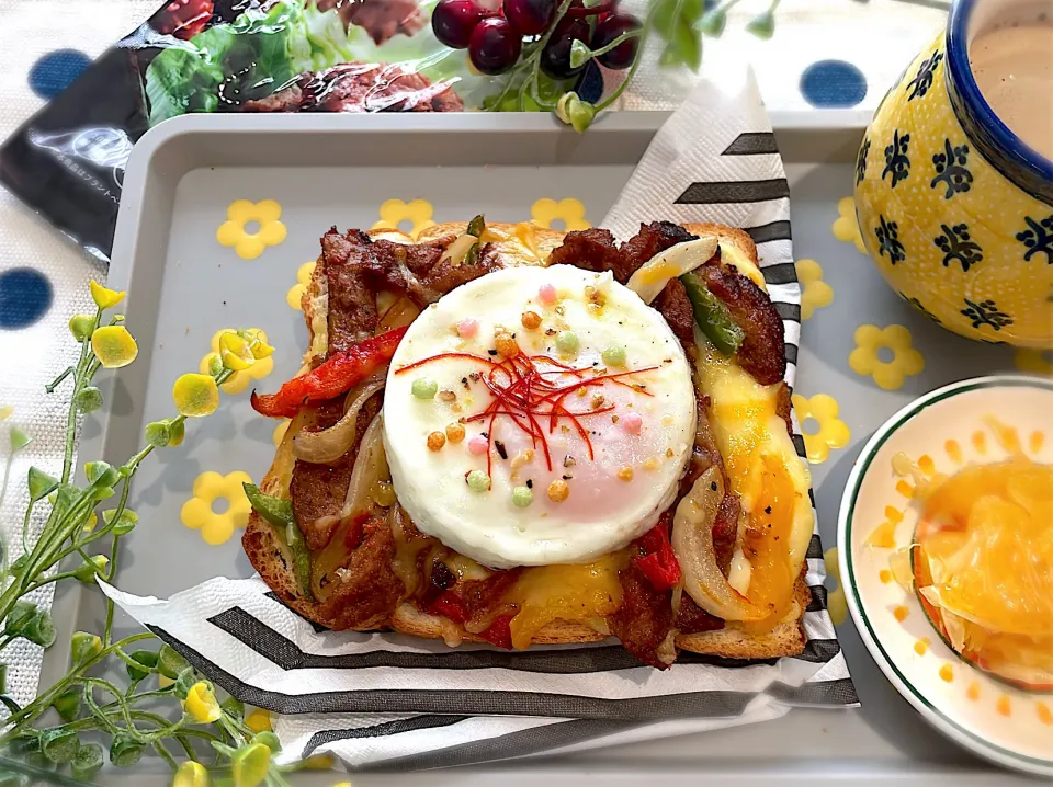 Snapdishの料理写真:ピリ辛🌶カルビピザトースト🥪☆☆|🌼はなちゃん🌼さん