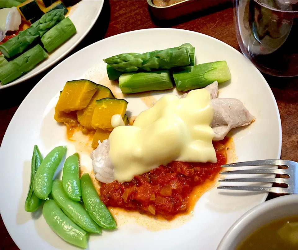 蒸し鱈のトマトソース🍅チーズ乗せ🧀|こじまるさん