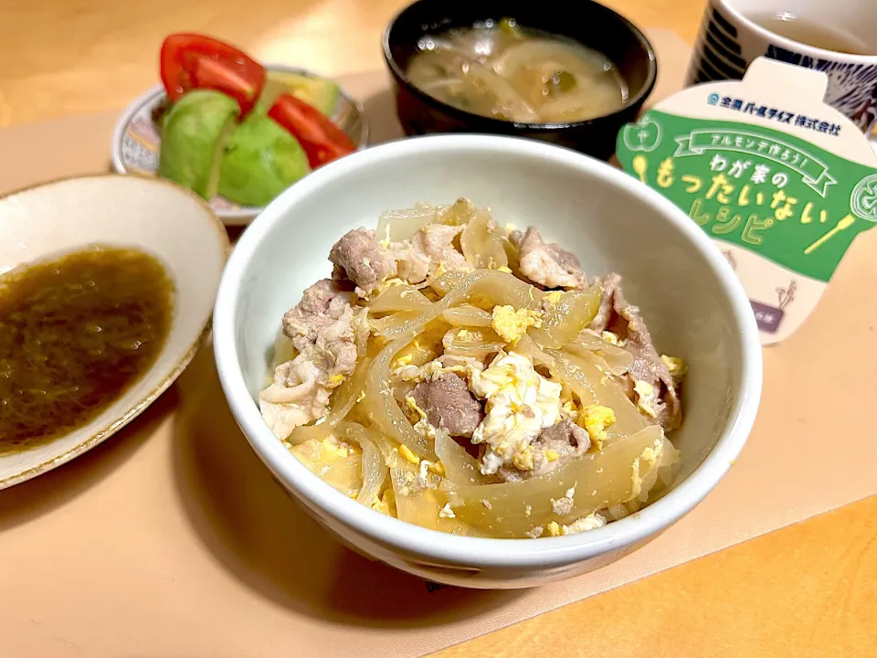 豚肉の卵とじ丼|かなっぺさん