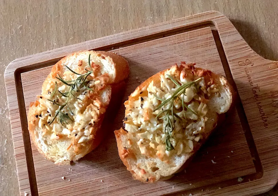 Garlic bread|Chalinee Kalyanamitraさん