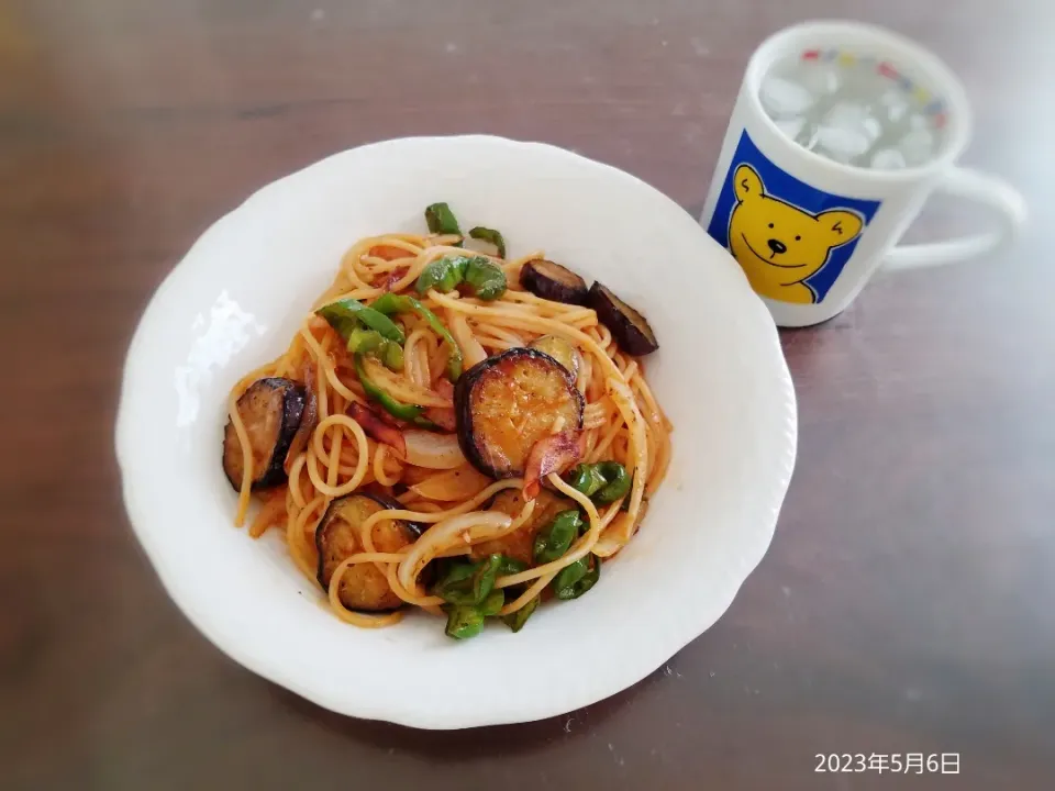 2023年5月6日の昼ご飯
茄子のナポリタン
焼酎水割り|ソラ♂のご飯さん