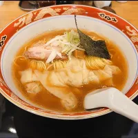 Snapdishの料理写真:海老ワンタン麺＠玉龍|273さん