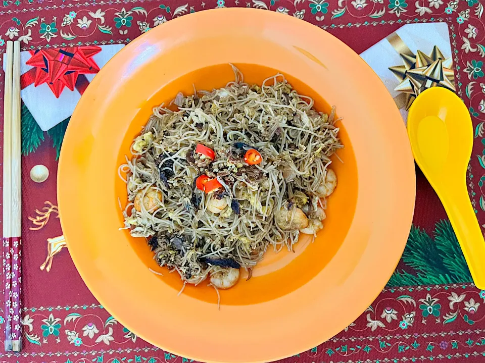 Stir fry Bee Hoon With Shrimp|Little Orkedさん