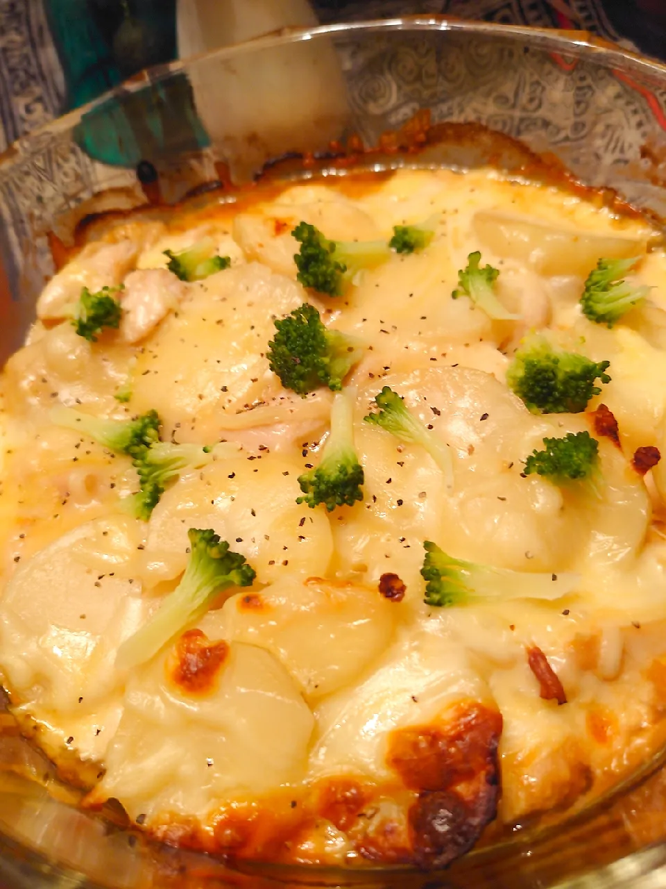 鶏むね肉とじゃがいものマヨチーズ焼き|橘葵さん