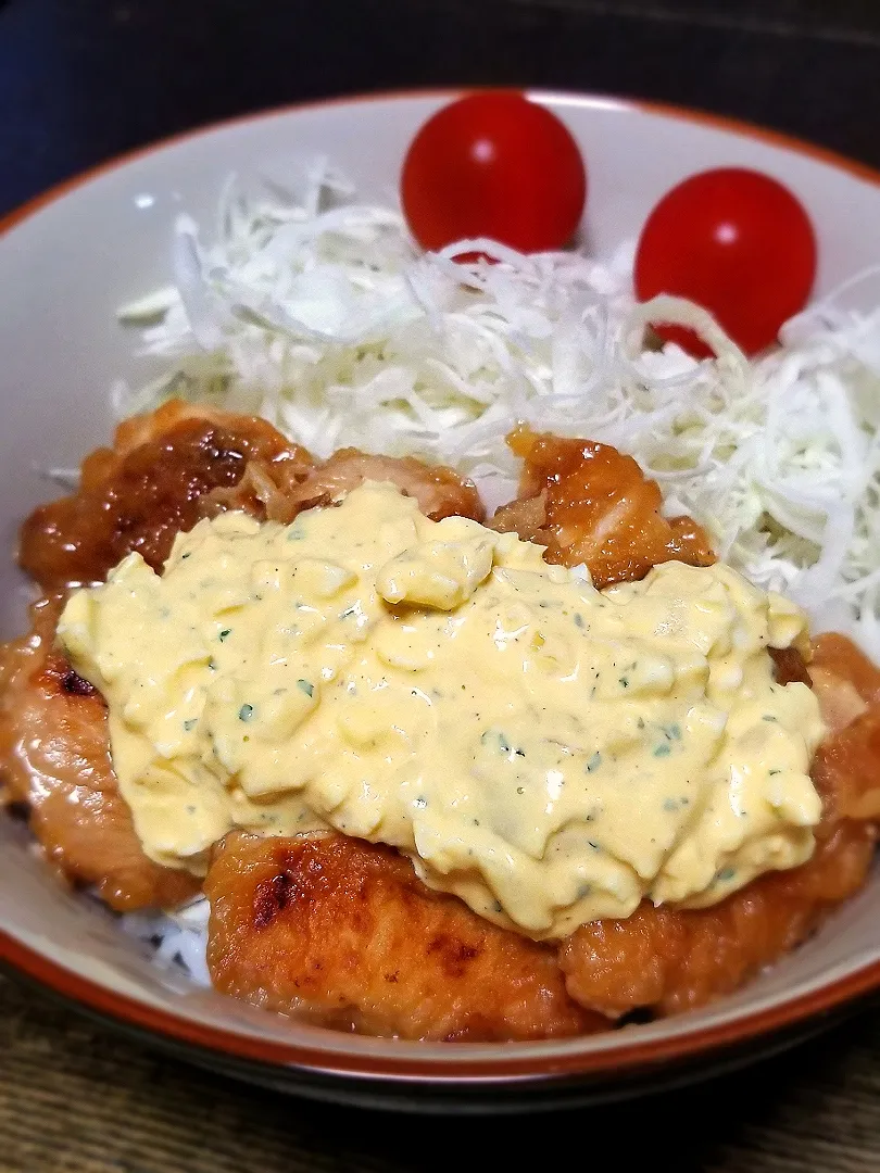 Snapdishの料理写真:パパ作👨下味冷凍チキン南蛮丼|ぱんだのままんさん