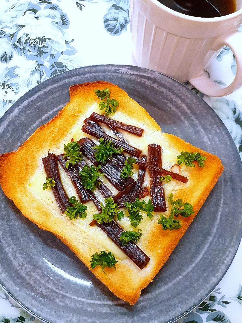 🔷ちょっぴり大人味⭐きゃら蕗🧀チーズトースト🍞20230507🔷|@きなこさん