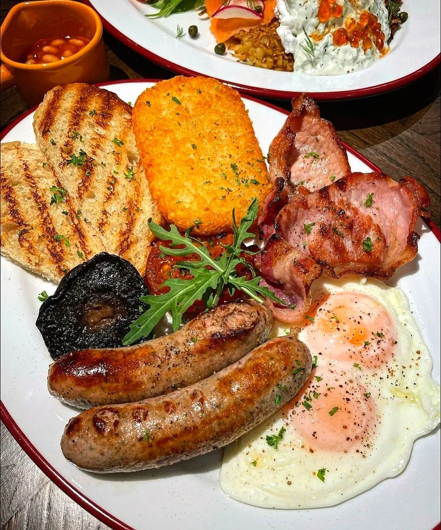 Snapdishの料理写真:I'm So Stuffed w/ This Full English Fry-up BF! 🤤🥯🍳🥓🥩|An'leeさん