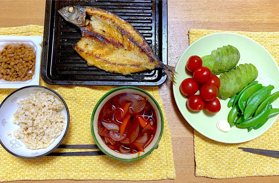 鯖の干物🐟、ビーツ入りのお味噌汁|1614さん