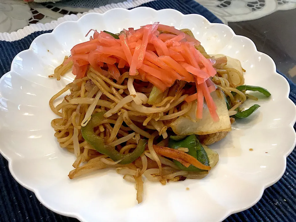 今日のお昼は焼きそば😋|アライさんさん