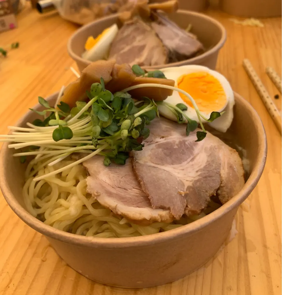 キャンプで冷やしラーメン🍜|みっこちゃんさん