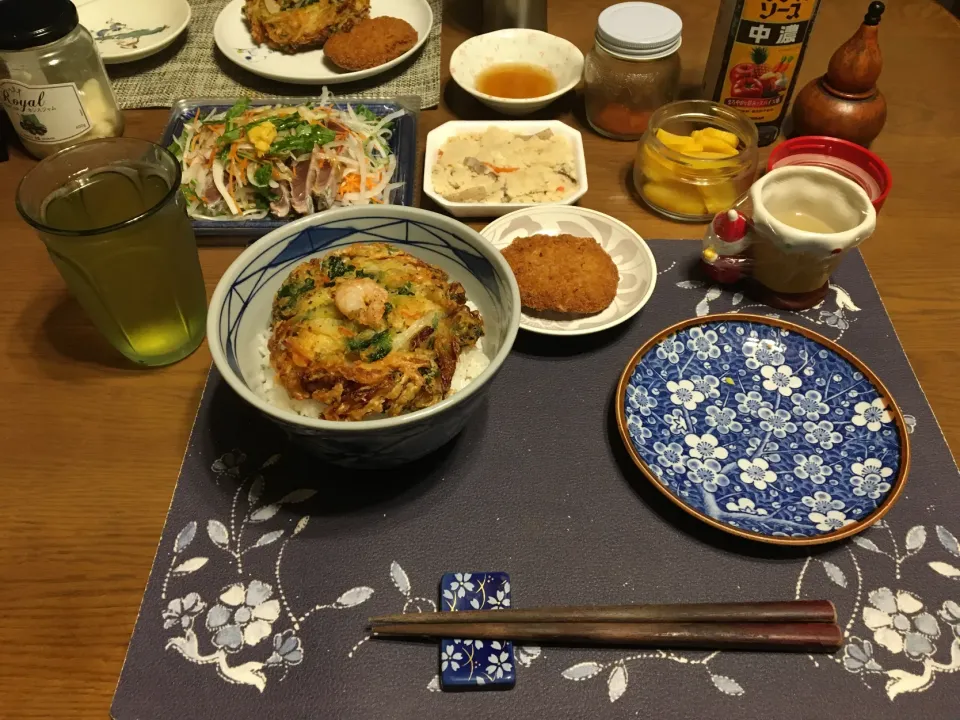 かき揚げ丼、鰹のたたきの土佐造り、コロッケ(夕飯)|enarinさん