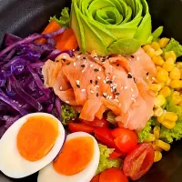 Snapdishの料理写真:Smoked salmon avocado bowl @ Avocbar Saradise|ģřãçîöůşさん