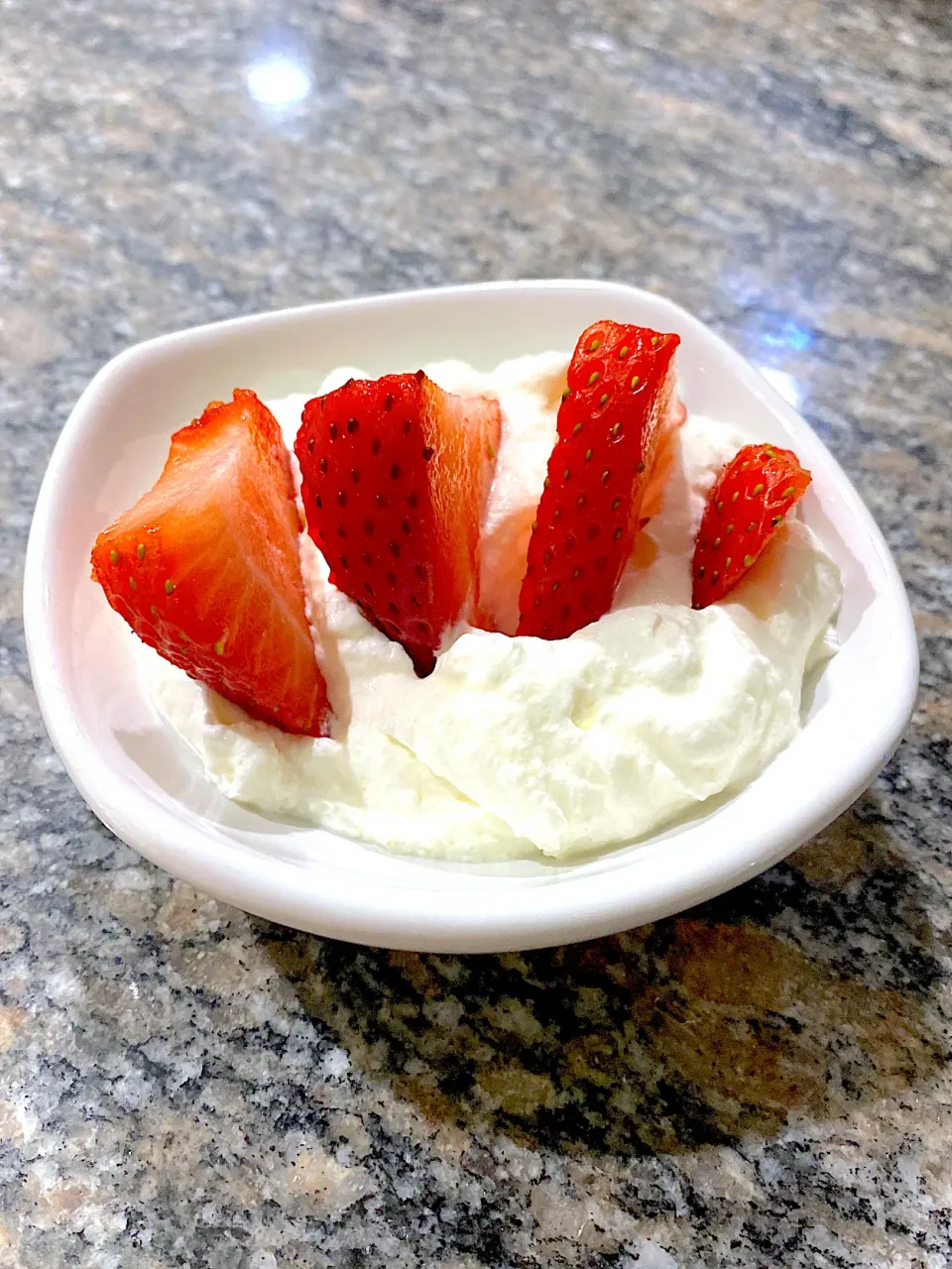 Snapdishの料理写真:Keto whipped cream|FitMomDoc19さん