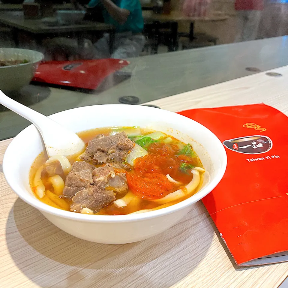 Beef noodles in tomato soup|skyblueさん