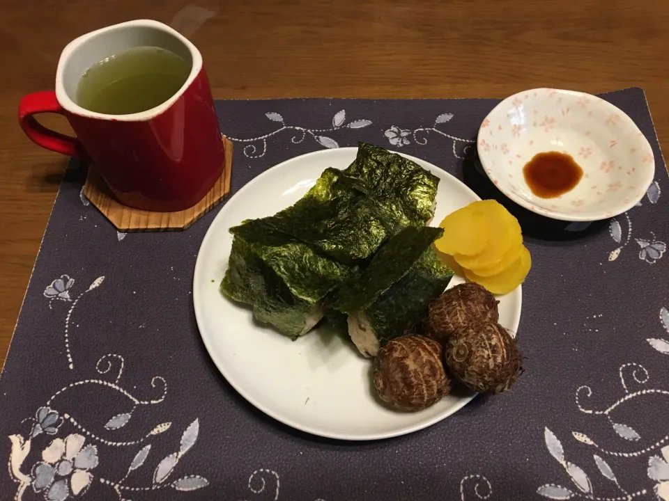 Snapdishの料理写真:おにぎり(朝ご飯)|enarinさん