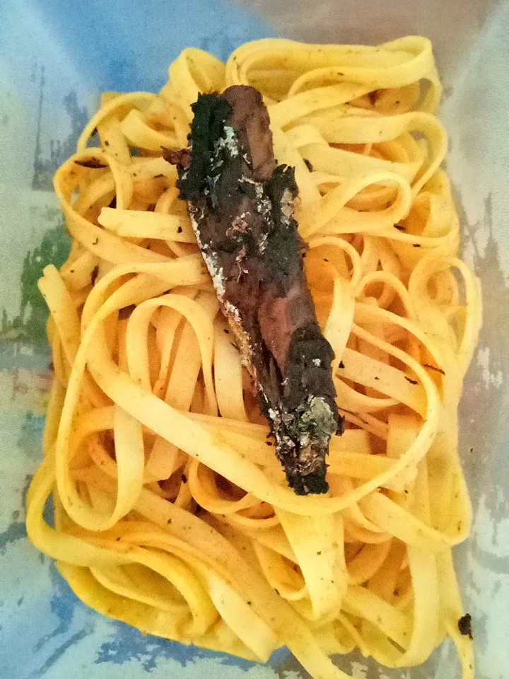 fettuccine & mackerel 🇸🇦🤍🇮🇹
sauces: tomatoes + mackerel + olive oil|ma chérie d'amourさん