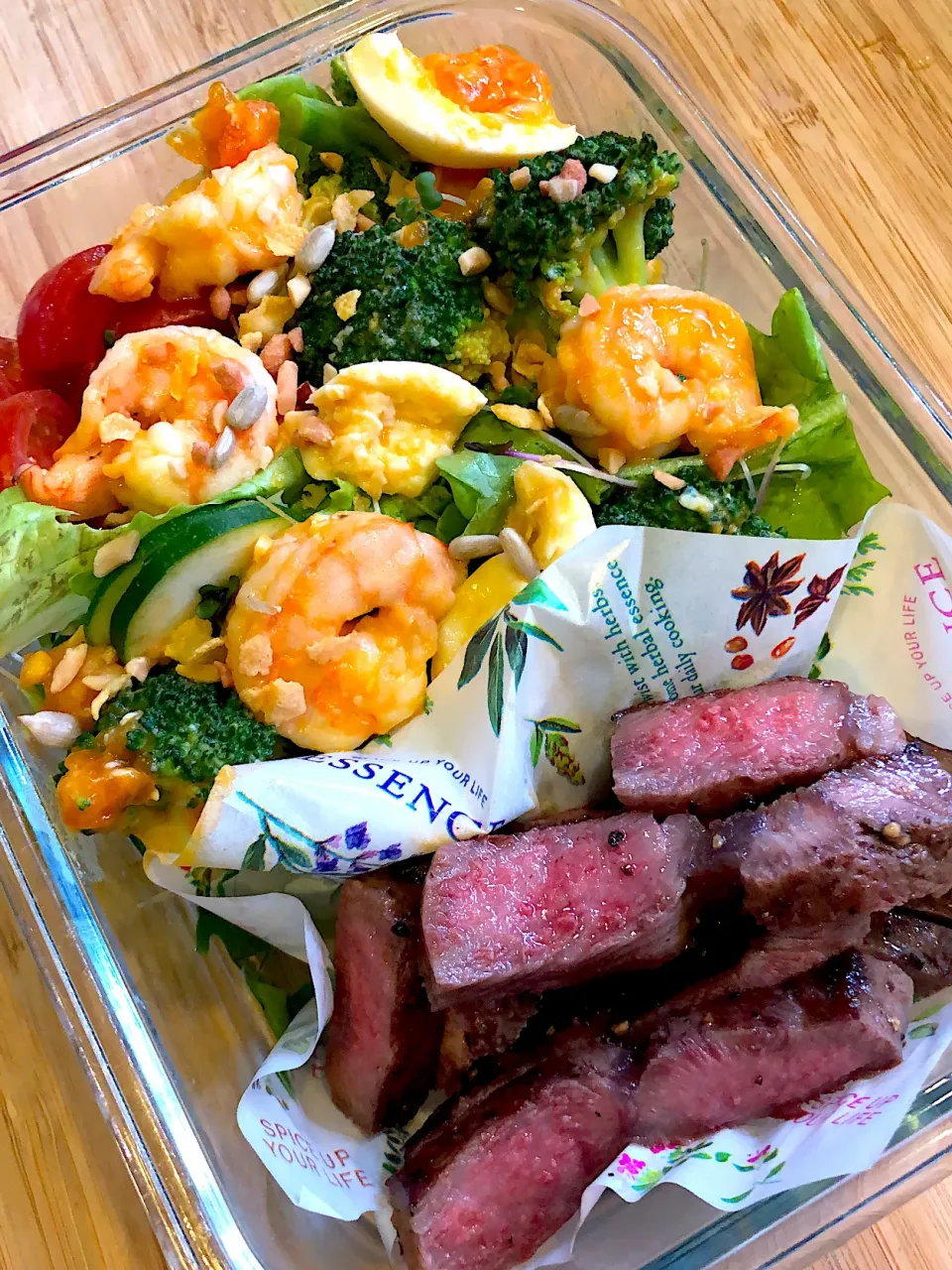 Snapdishの料理写真:海老ブロッコリーのタルタルサラダ🥗andミスジステーキ|ゆき飯★YUKI MESHIさん