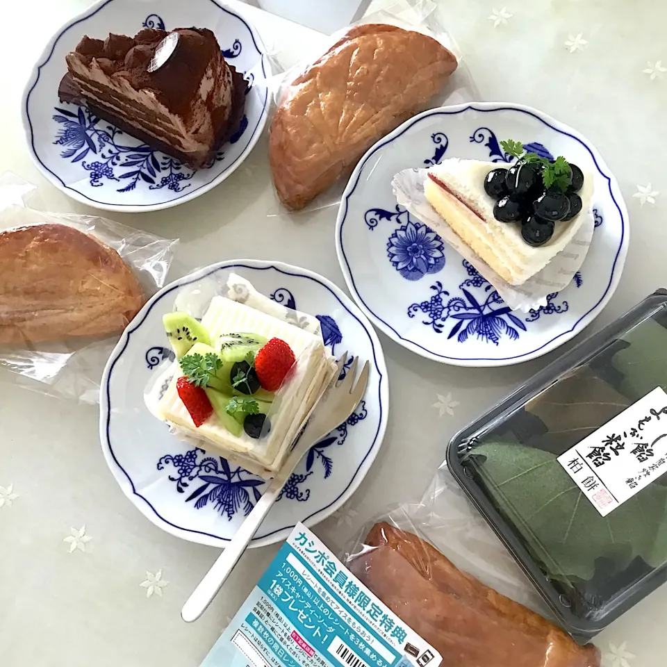 Snapdishの料理写真:スイーツ3種で昼ごはん|Yukikoさん