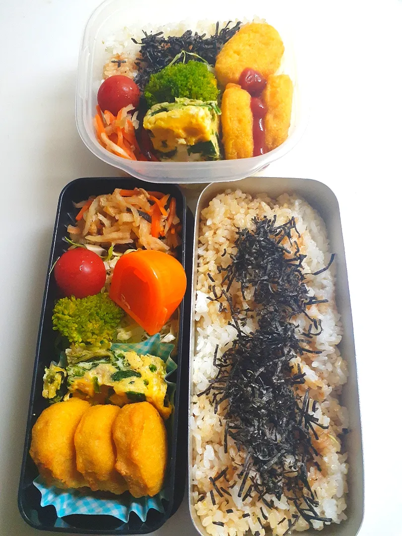 Snapdishの料理写真:☆中学生、夫弁当☆玄米入り海苔ごはん、切干大根、キャベツ、ブロッコリー、ミニトマト、ほうれん草ベーコンオムレツ、チキンナゲット|ｼｮｺﾗさん