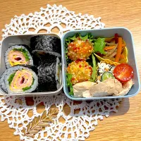 Snapdishの料理写真:巻き寿司弁当|emikokoさん