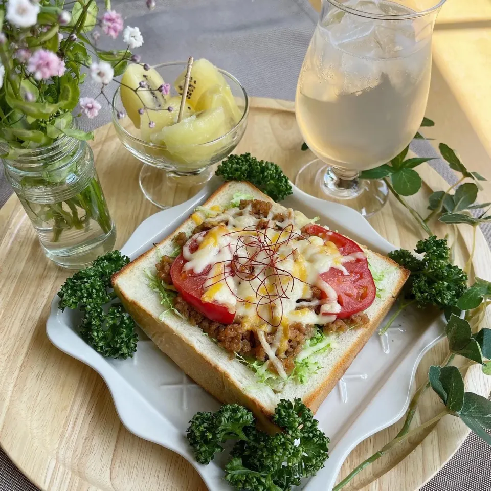 Snapdishの料理写真:5/9❤︎鶏そぼろピザトースト🍞🌱
お弁当残り物で|Makinsさん