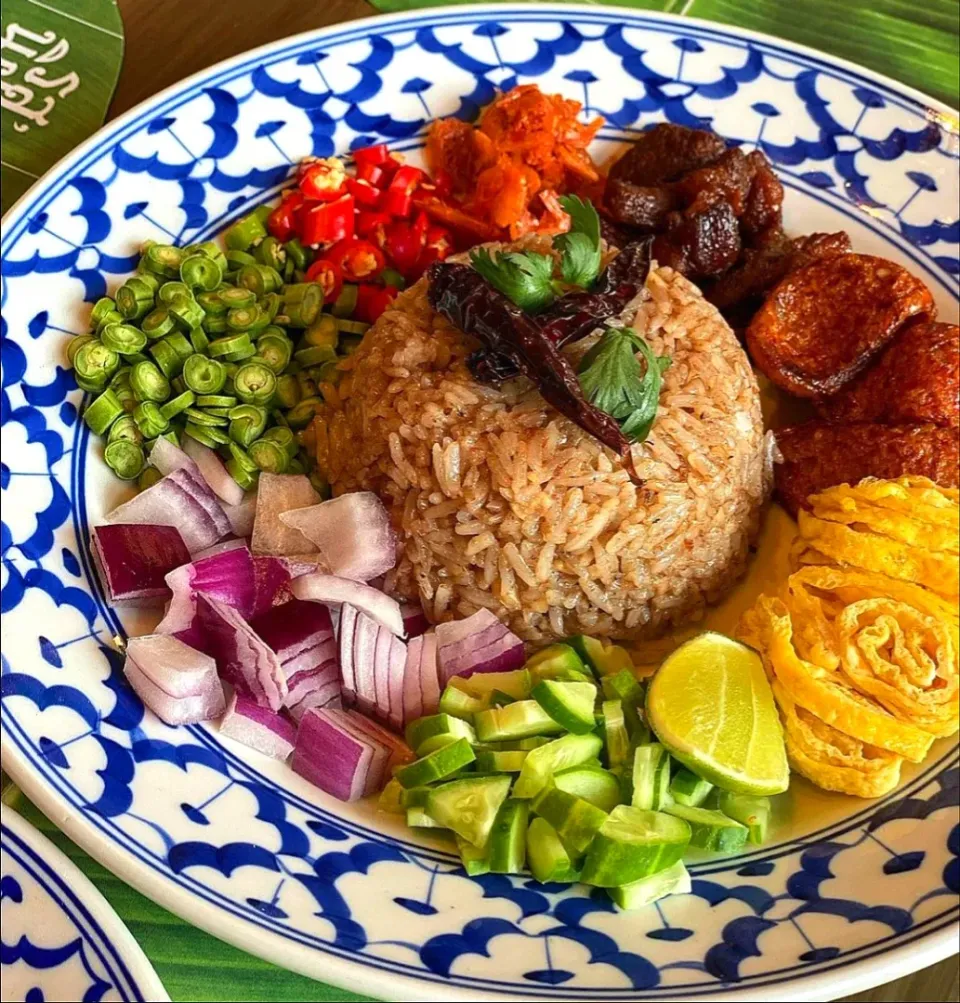 Rice Mixed w/ Shrimp Paste aka 'Khao Kluk Kapi' (ข้าวคลุกกะปิ) 🦐|An'leeさん