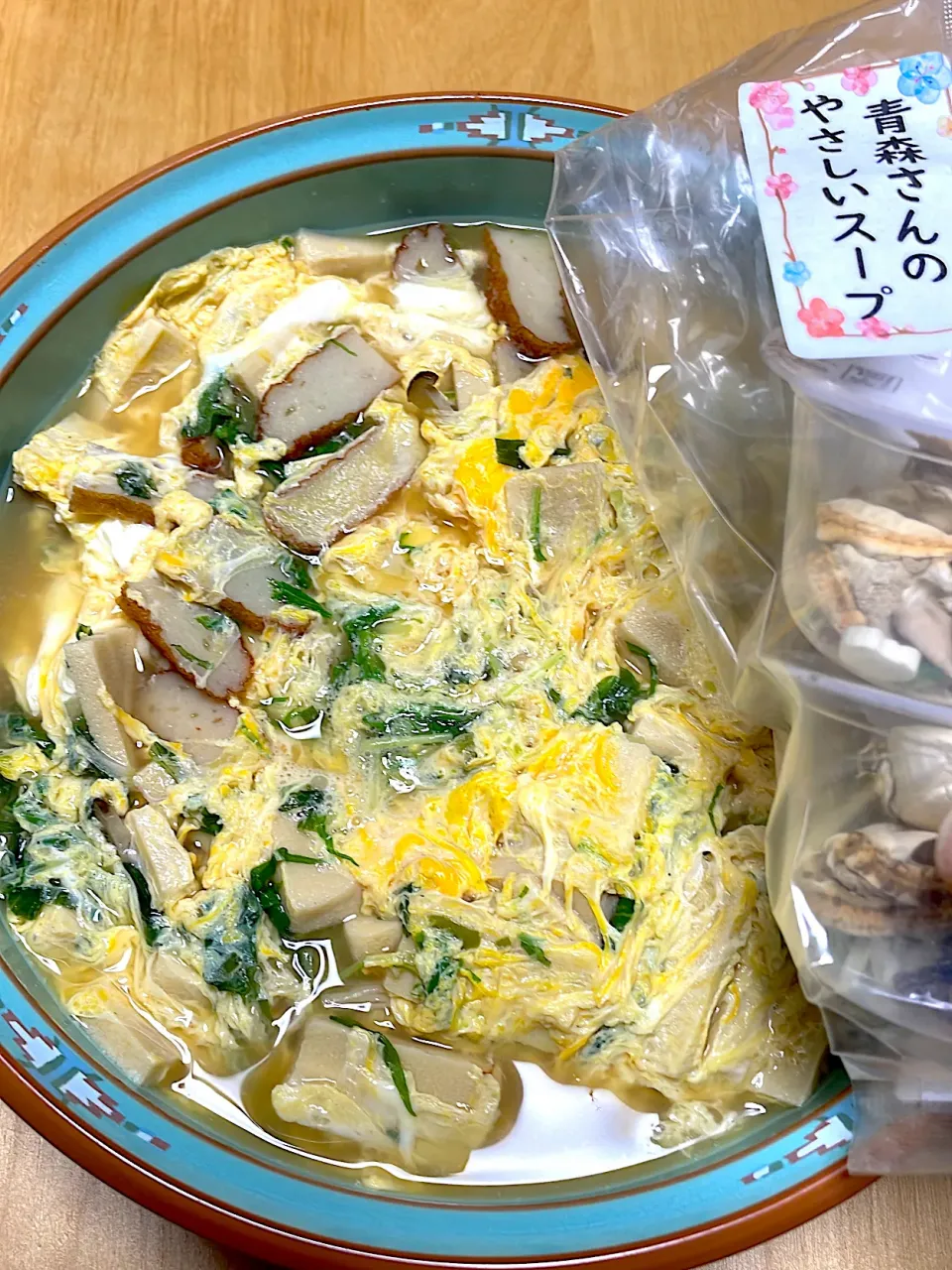 Snapdishの料理写真:ホタテスープを出汁に高野豆腐、さつま揚げ、水菜入り卵とじ。|abekoさん