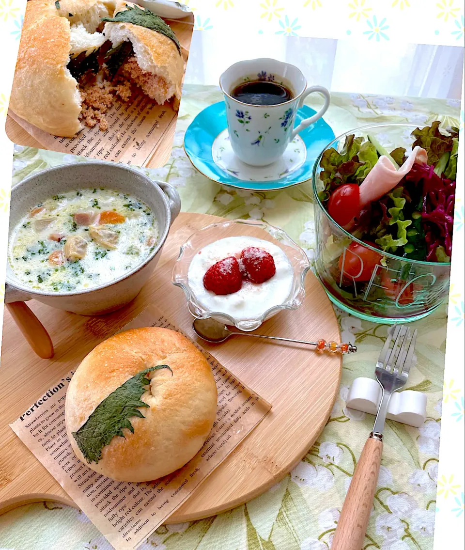 クラムチャウダーとベーグルの朝食🥯|サミカさん