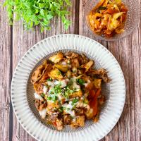 辛みそダレきゃべつで作る厚揚げと豚肉の炒め物チーズがけ