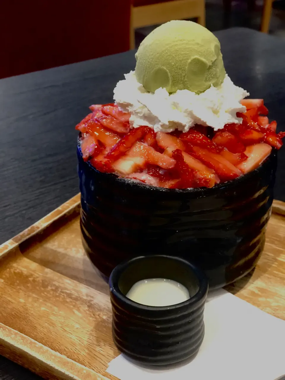 Fresh Strawberry Bingsu!!!|Chalinee Kalyanamitraさん