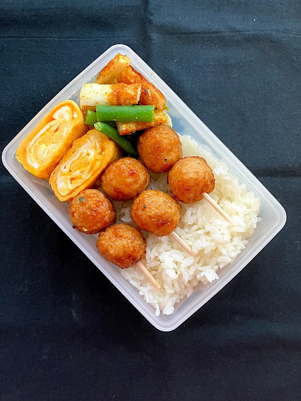 鶏串つくね弁当🍱|コマツ菜さん