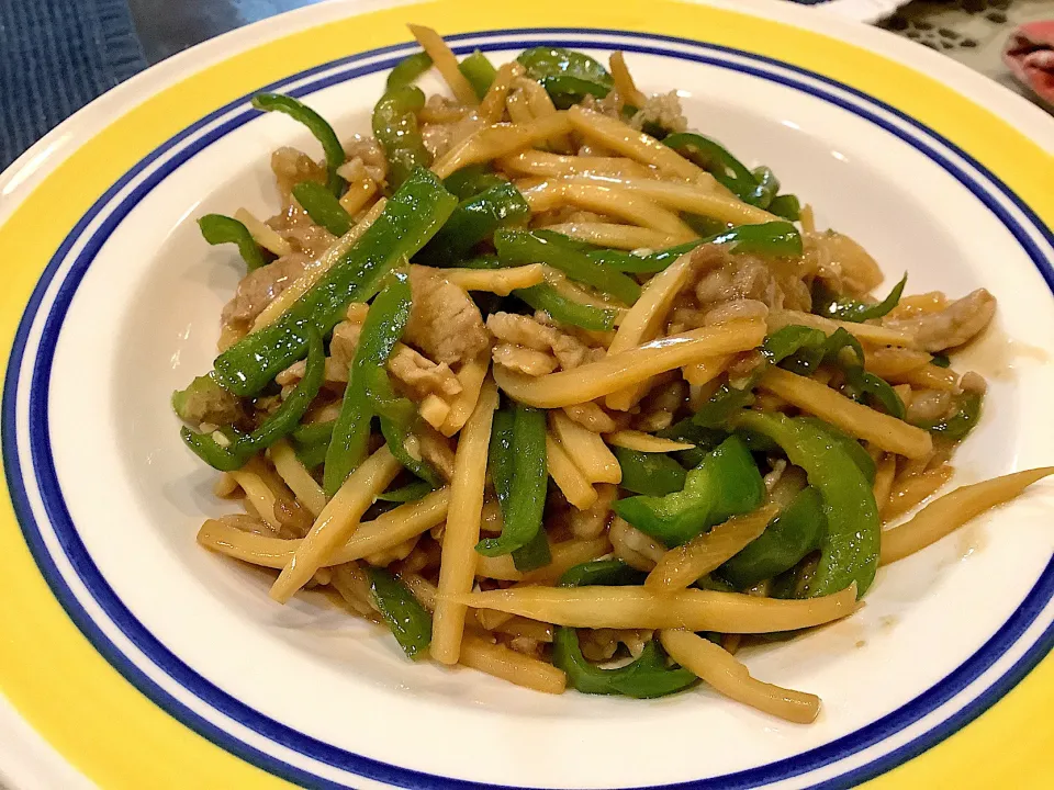 今宵は、中華料理『青椒肉絲』😋|アライさんさん