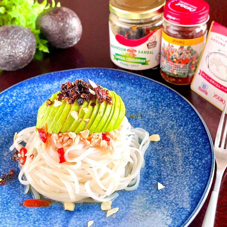 ツナアボカド🥑フォーの食べるサンバルのせ🍄